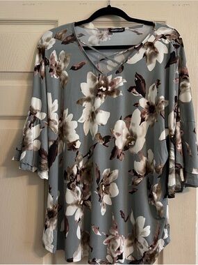 Studio Gray Floral V-Neck Bell Sleeve Tunic
